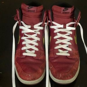 Nike high dunks burgundy gold